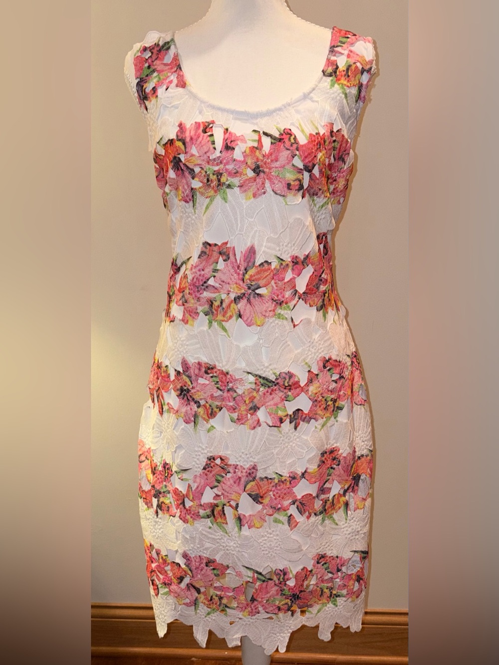 Bisou Bisou floral lace sheath dress full lining fitted silhouette sz 12 EUC